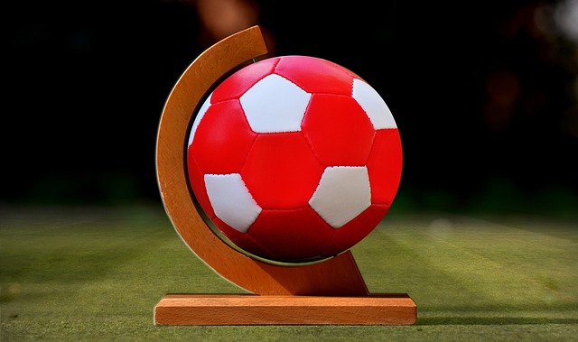 中面临双重 中面临双重